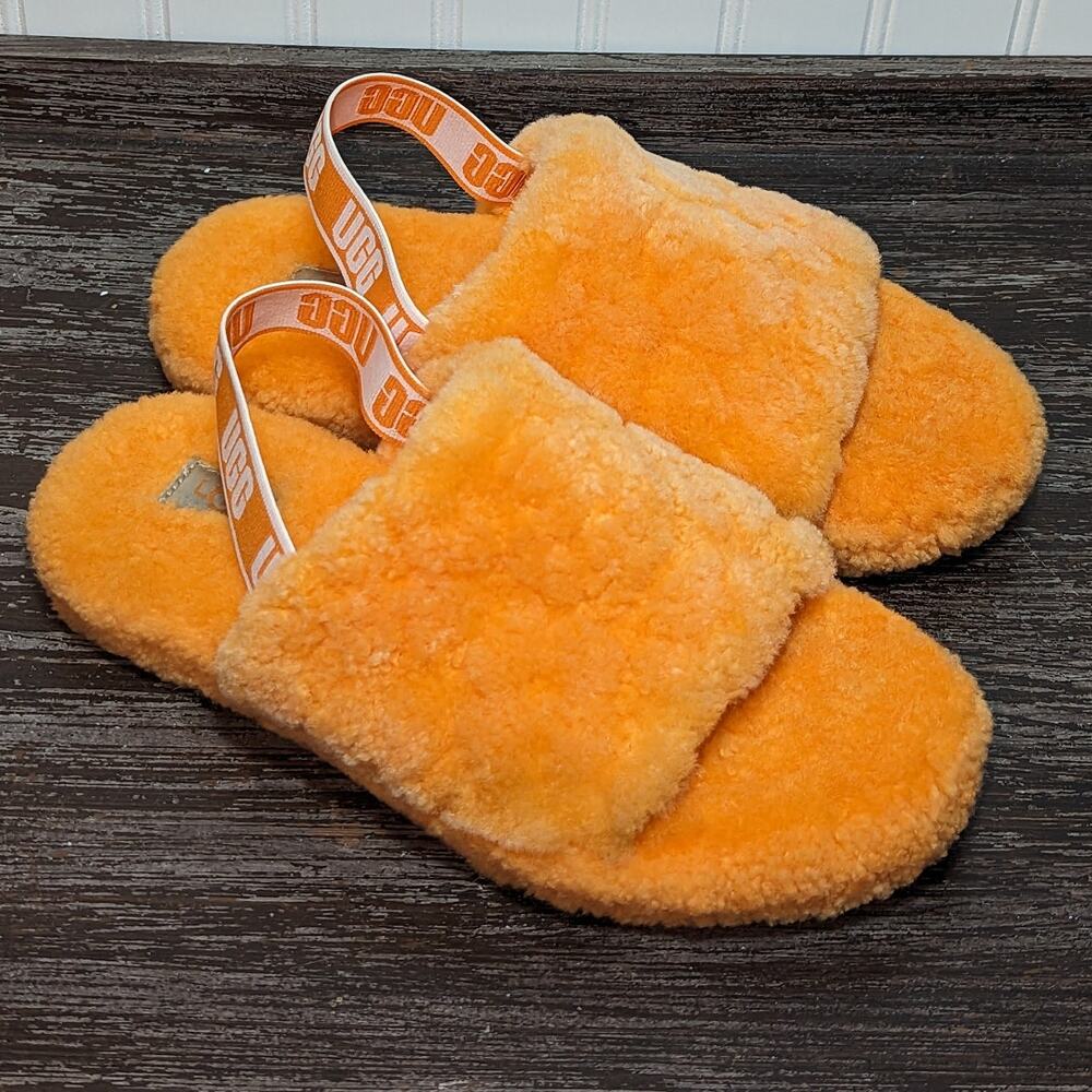 UGG Women's Orange Fluffy Soft Comfort Slipper Sandal Size 9
